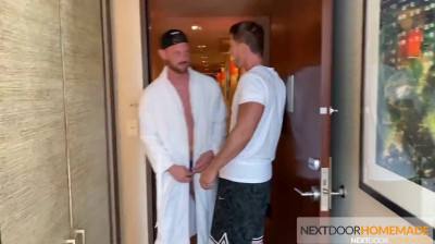 Perfecte neukpartij in een hotel met een geweldig uitzicht