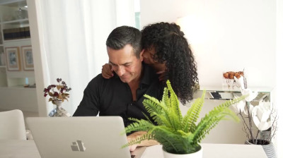 Sexy black Colombian babe turns on her boyfriend