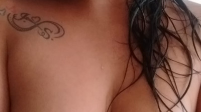 July Diaz #puta de engativa tocándome la conchita para ustedes