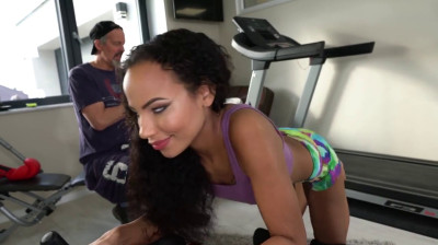 POV in the gym with Romy Indy