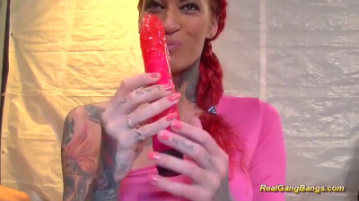 Calisi Ink en otro gangbang más