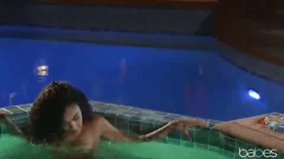 Interracial lesbian sex on the pool
