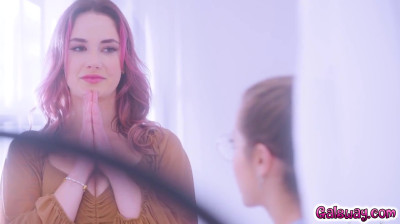 Lesbian connection between two gorgeous chicks