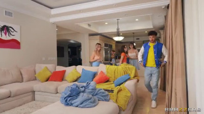 Hot threesome in the living room