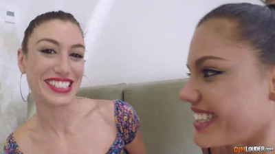 Yoga y sexo con Apolonia y Julia Roca