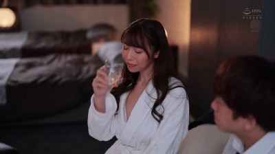 In Hotel with Female Boss - 045JUQ